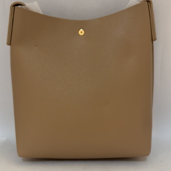 Samara Vegan Crossbody Bag with Skin & Co Truffle Therapy Toner & Cleansing Oil - Picture 10 of 11